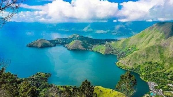 Danau Toba 2025: Pariwisata Berkelanjutan, Infrastruktur Baru, dan Tantangan Lingkungan