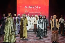 Fashion Indonesia 2025: Tren Modest Wear, Kolaborasi Global, dan Dominasi E-Commerce